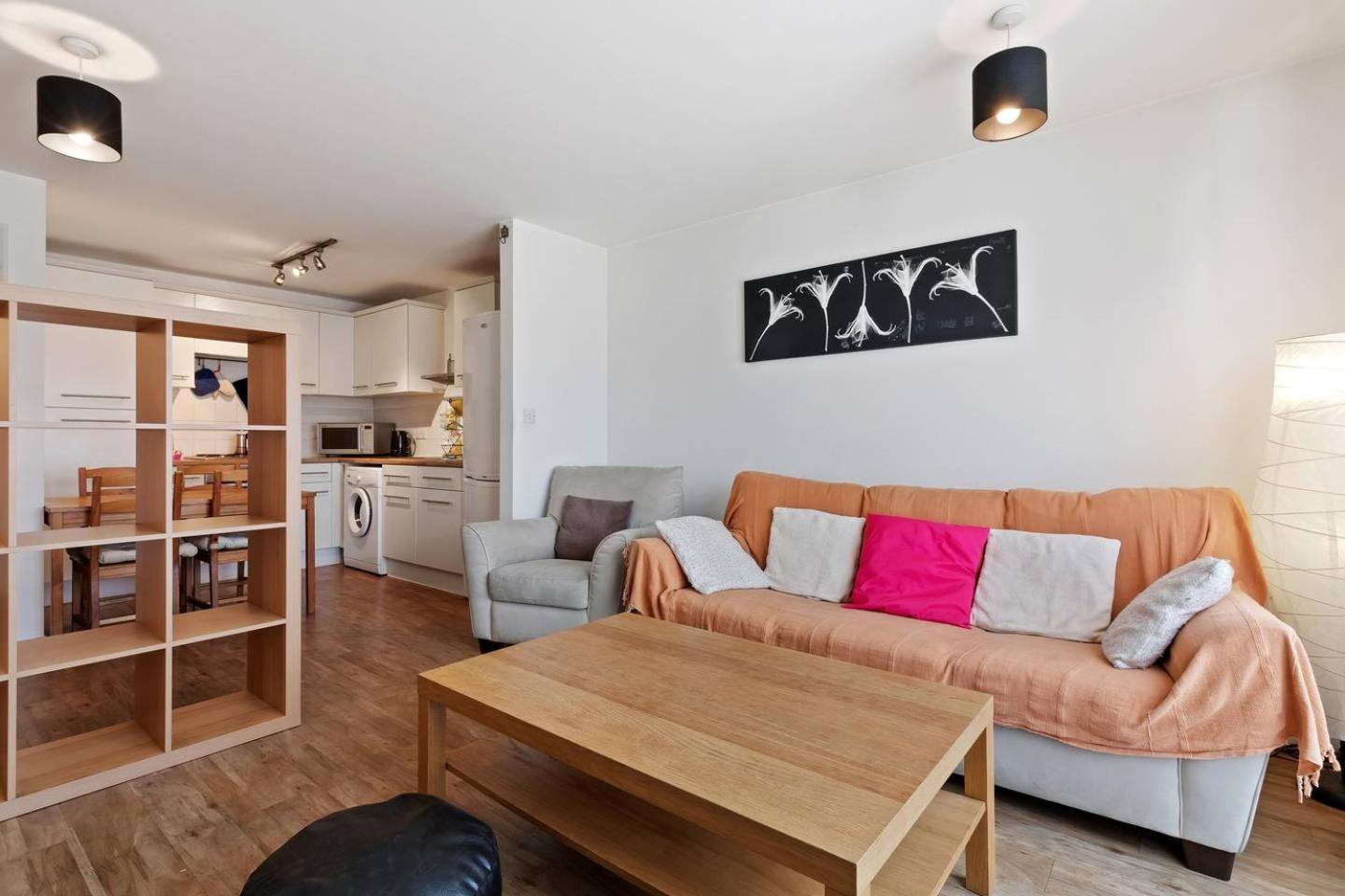 Modern 2 Bedroom Apartment In Homerton London Eksteriør bilde